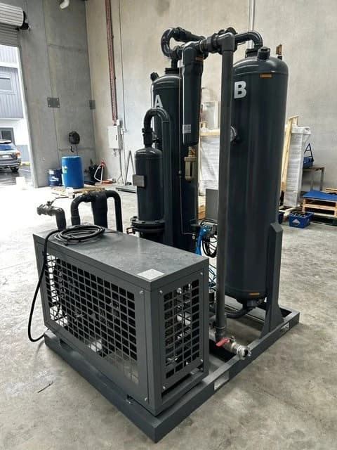 Desiccant air dryer fitted with optional pre-cooler